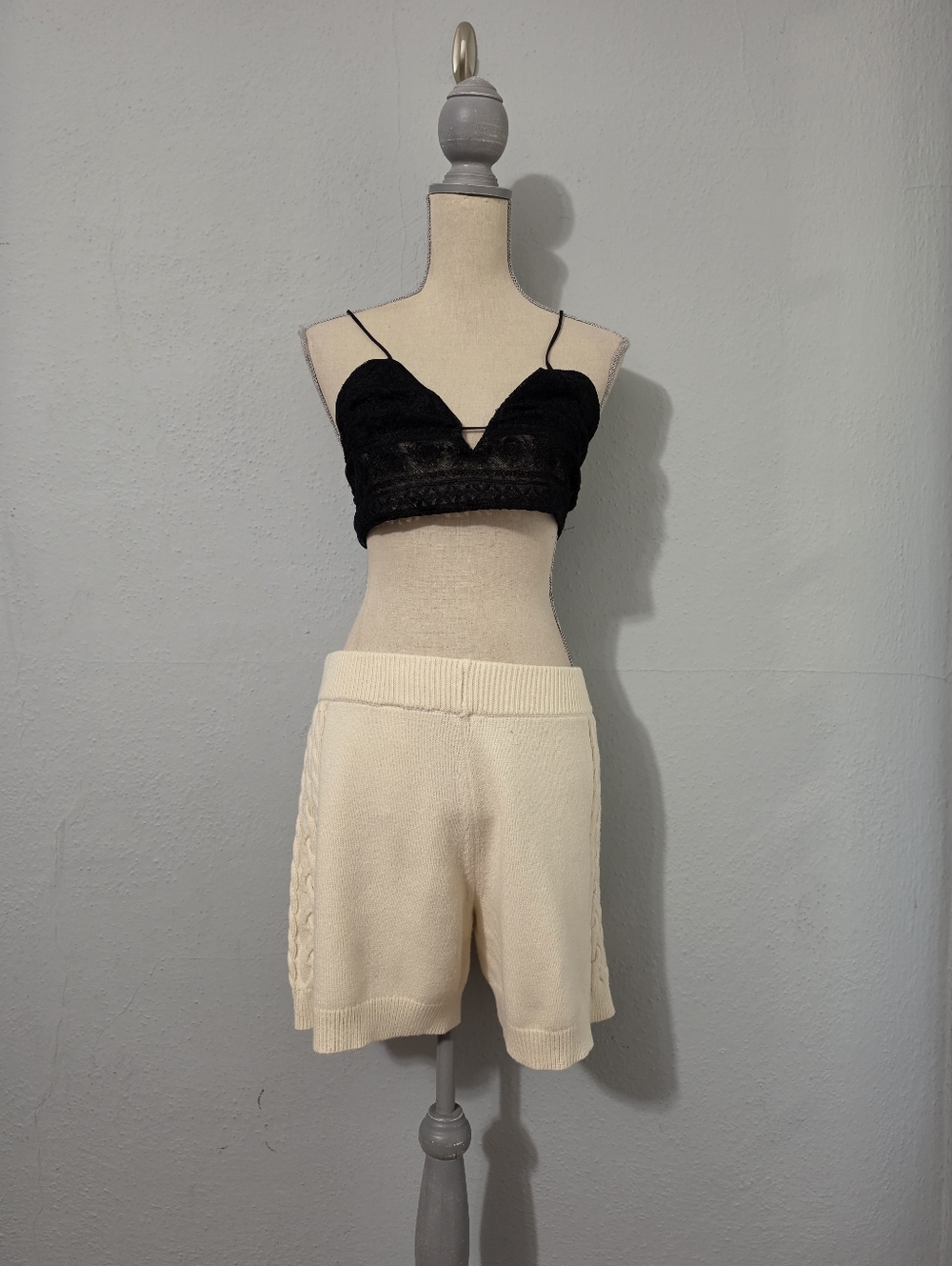 Zara Women Knit Shorts‎ with Side Ribbing Bermuda Size Large